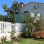 Apartment Nala - Detached House, Walk To Beach