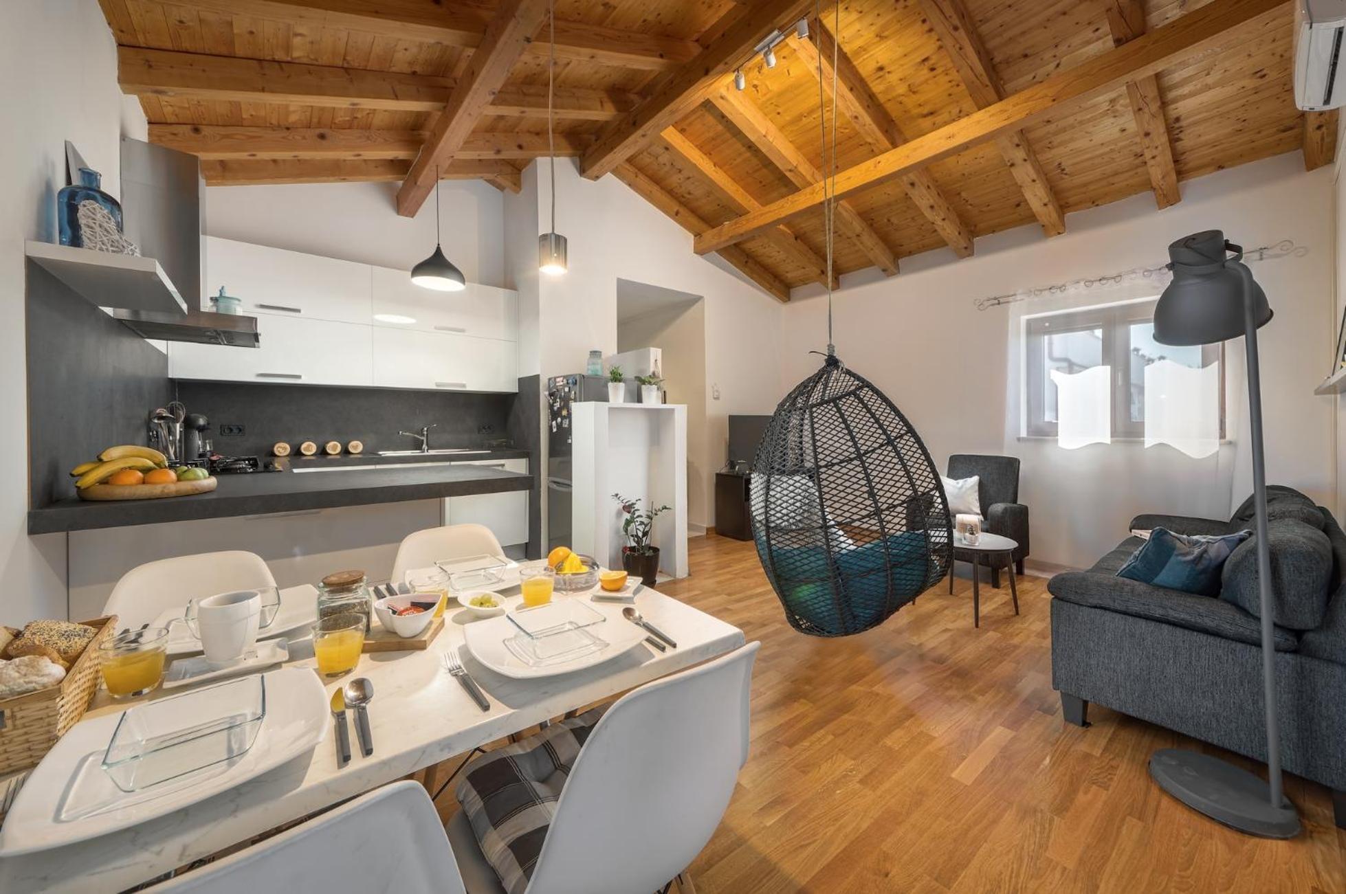 Vikendica Nala - Detached House, Walk To Pula